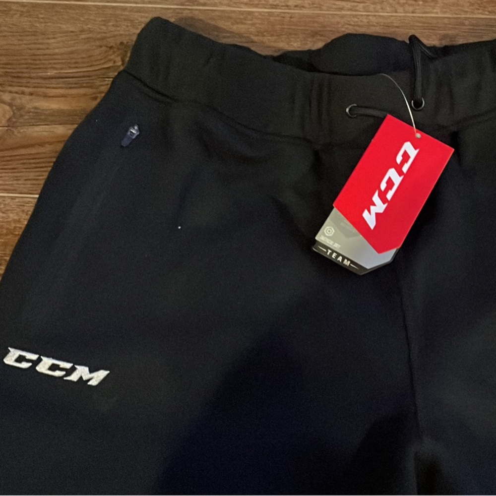 CCM large tapered leg pants